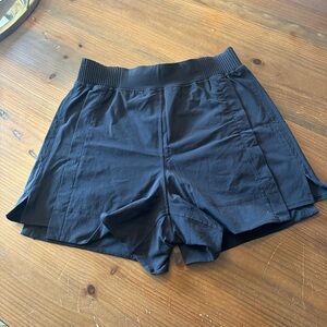 NWOT: Lululemon Speed Up High-Rise Lined Shorts – 4” size small